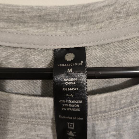 Yogalicious Women’s Sweatshirt Gray Size M Long Sleeve Pullover w/ Thumb Holes - Picture 4 of 5
